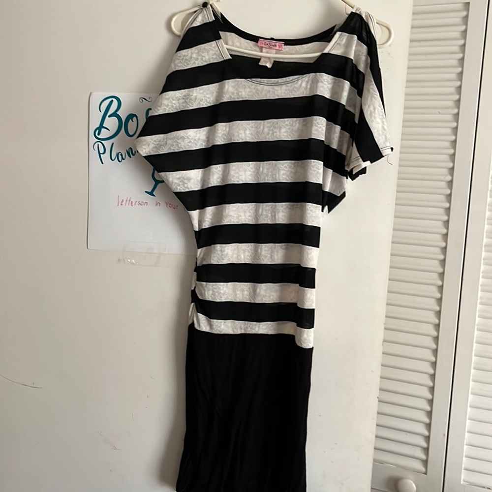 I’m selling a Brand Name La Seala  in A Small size.